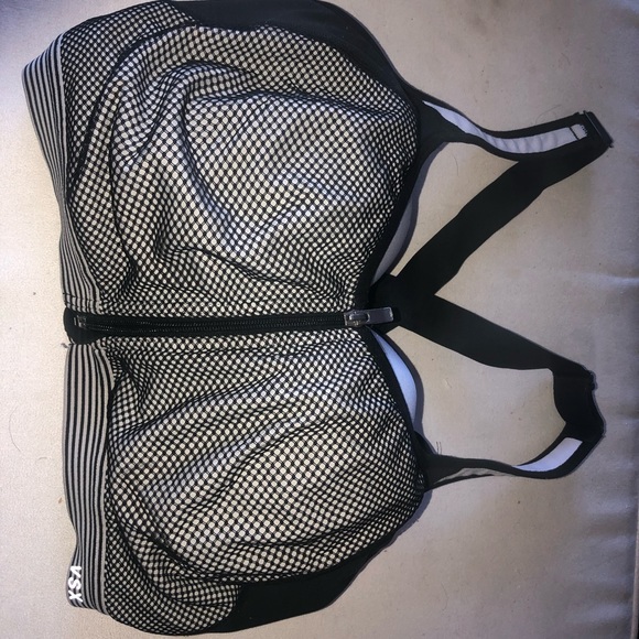 Victoria Secret Knockout Sports Bra 34DDD - Picture 2 of 3